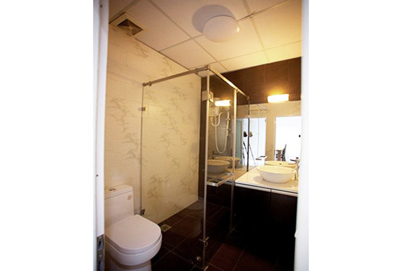 Van Do apartment for rent on Ben Van Don street District 4 .
