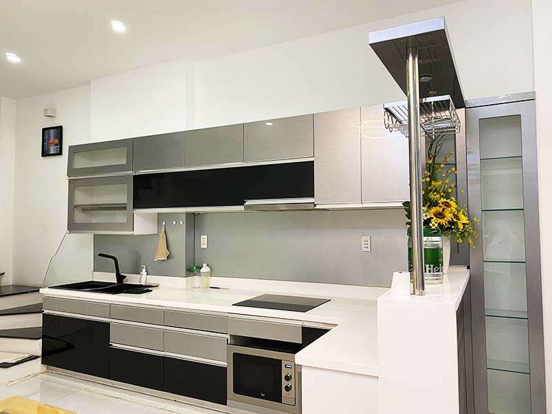 Modern house for rent in District 4 Ho Chi Minh City next to District 1