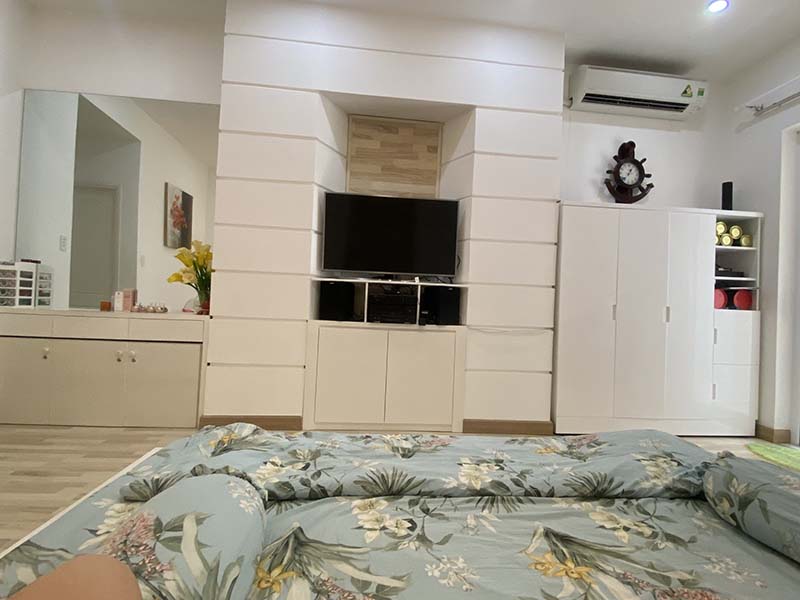Modern house for rent in District 4 Ho Chi Minh City next to District 1