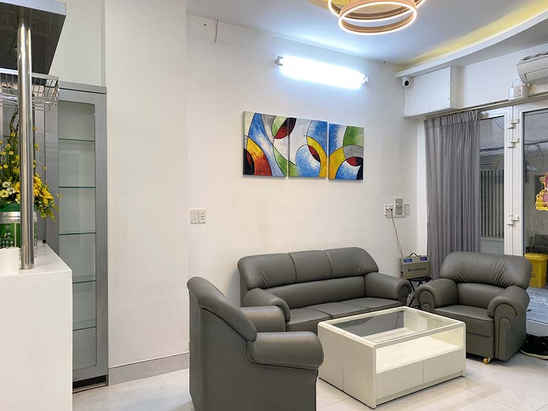Modern house for rent in District 4 Ho Chi Minh City next to District 1