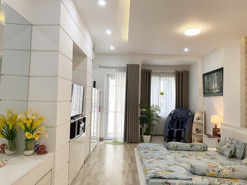Modern house for rent in District 4 Ho Chi Minh City next to District 1