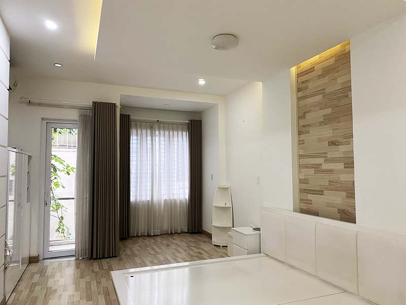Modern house for rent in District 4 Ho Chi Minh City next to District 1