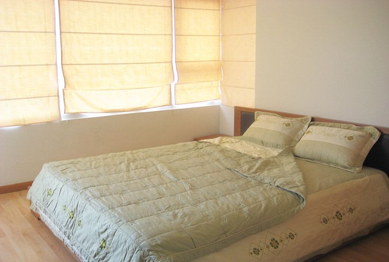 Two bedroom apartment for lease on Saigon Pearl, Binh Thanh District . Just 5 minutes to district 1.