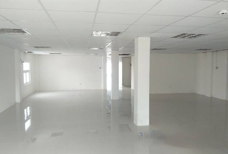 Bright Office on Vo Van Tan street , district 3 for rent. 2
