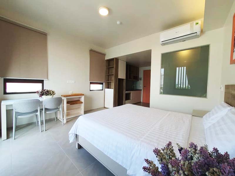 Bright studio serviced apartment renting in District 7 South Saigon City 4