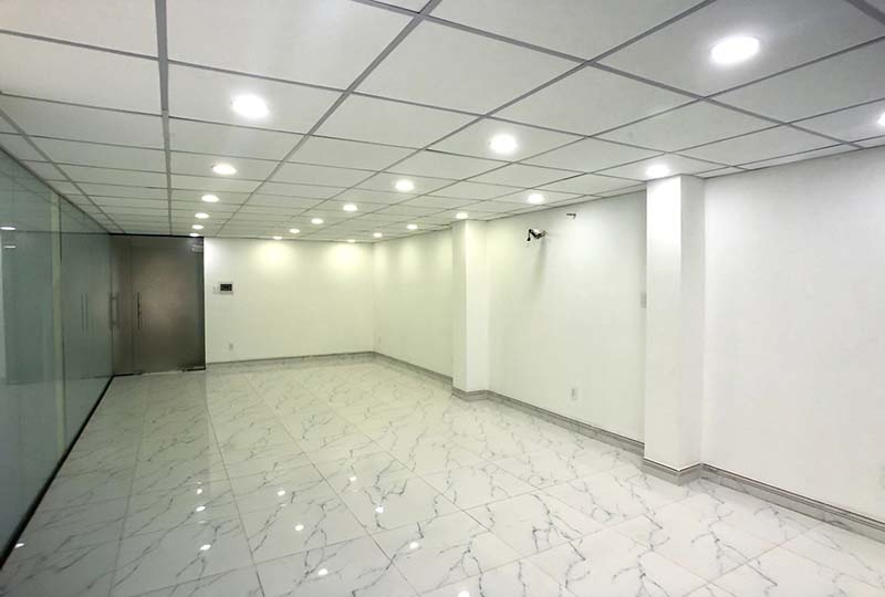 Cheap office for rent in Binh Thanh District next to District 1 17