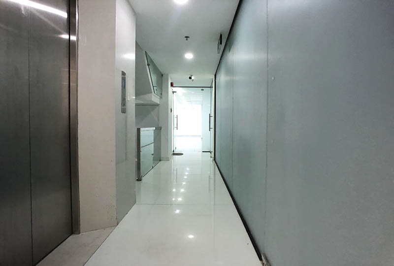Cheap office for rent in Binh Thanh District next to District 1 17