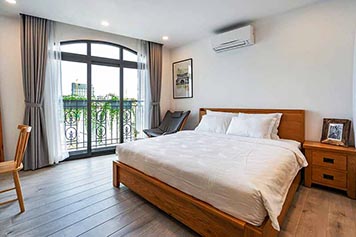 Leasing serviced apartment on Huynh Van Banh Street, Phu Nhuan District