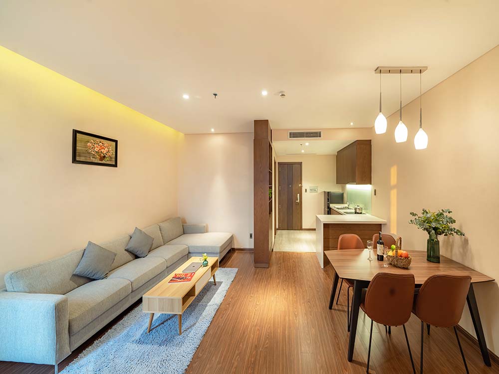 Luxury serviced apartment for rent on Nguyen Van Troi Street easy access to Tan Son Nhat Airport 4