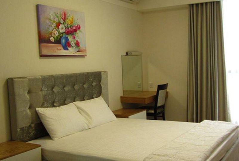 Big balcony 01 bedroom apartment for rent in Dao Tan, near 