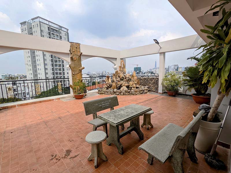 Penthouse apartment for rent in Phu Nhuan District Nguyen Thuong Hien Street 15