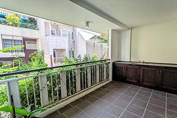 Romantic serviced apartment on Hoang Dieu street for rent in Phu Nhuan