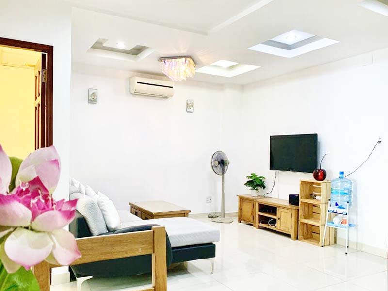 Spacious serviced apartment for rent nearby Ben Thanh Market Le Lai Street 18