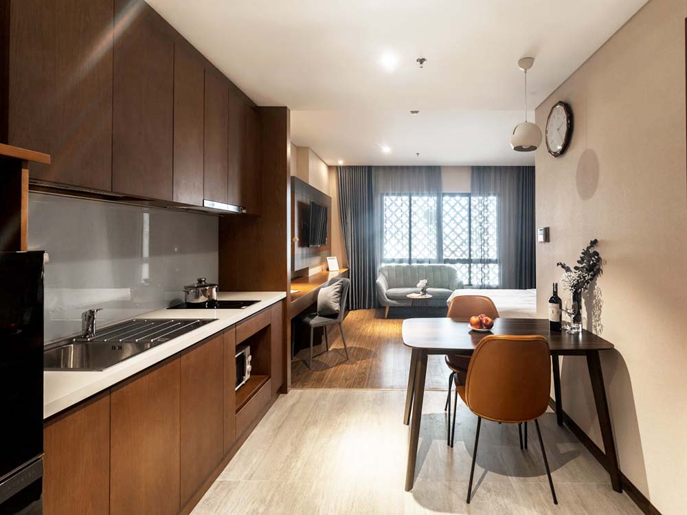 Spacious studio serviced apartment for rent on Nguyen Van Troi Street, Phu Nhuan District 8