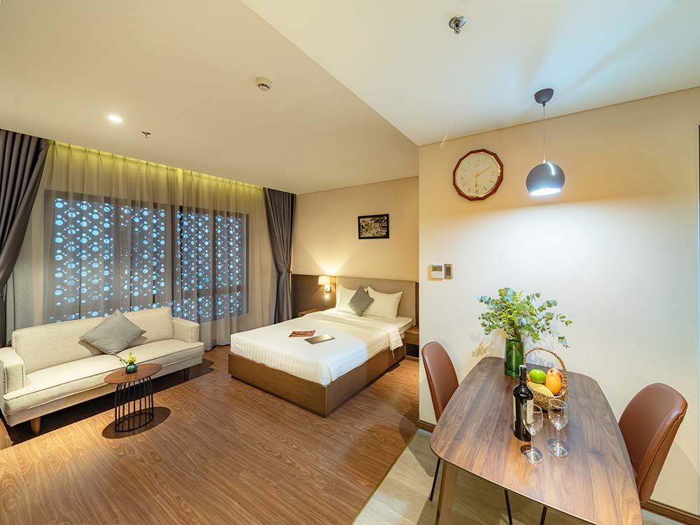 Spacious studio serviced apartment for rent on Nguyen Van Troi Street, Phu Nhuan District 14
