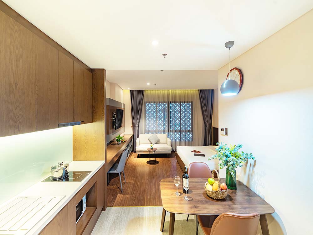 Spacious studio serviced apartment for rent on Nguyen Van Troi Street, Phu Nhuan District 14