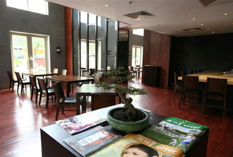 Three bedroom serviced apartment for rent in Saigon Pavillon District 3 .