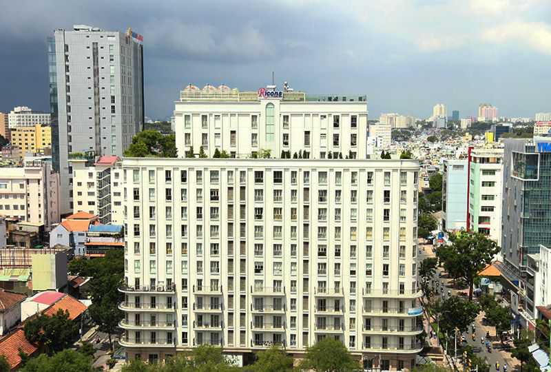 Three bedroom serviced apartment for rent in Saigon Pavillon District 3 .