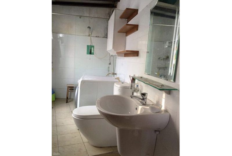 Local apartment for rent in district 1 Luu Van Lang street Ho Chi Minh city