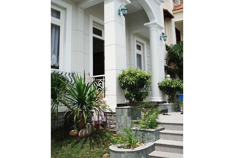 Nice villa located at Thao Dien Compound in District 2 now available for rent .
