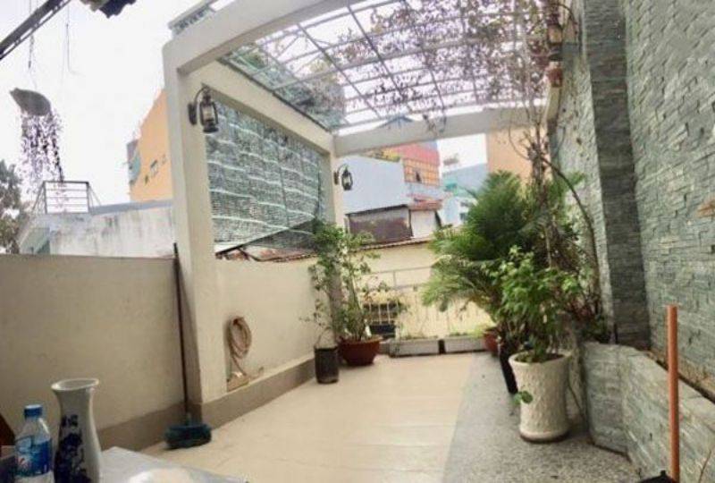 Cozy house for rent in district 3 Ho Chi Minh city Le Van Sy street