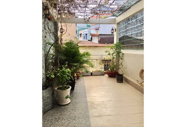 Cozy house for rent in district 3 Ho Chi Minh city Le Van Sy street