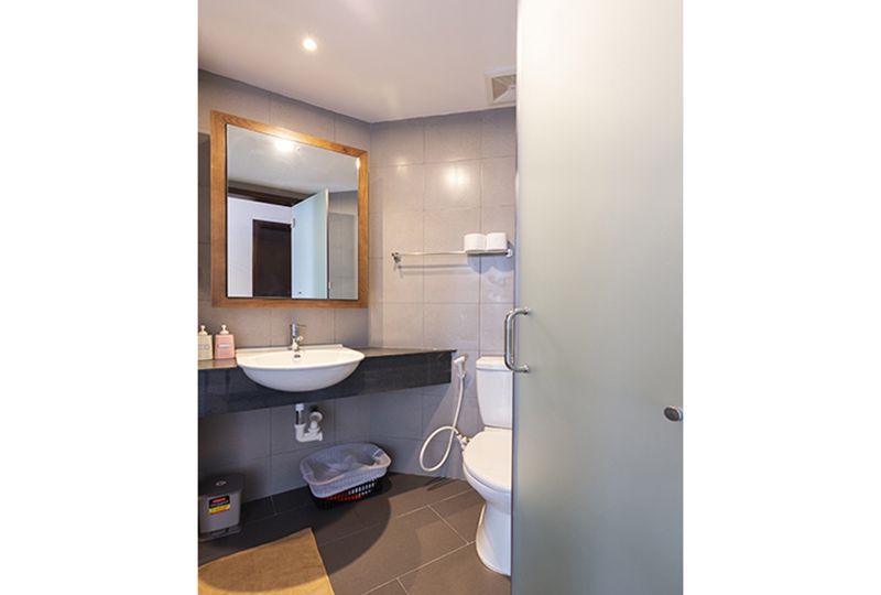 Bright serviced apartment for lease on Tan Dinh market District 1