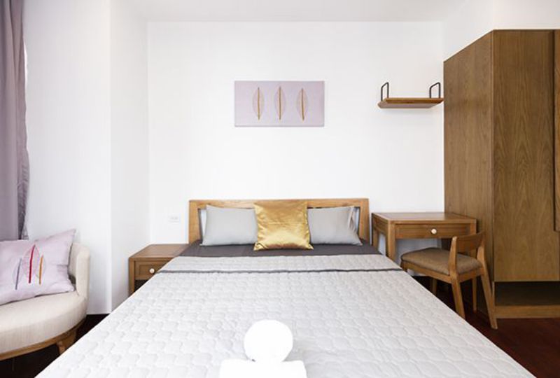 Bright serviced apartment for lease on Tan Dinh market District 1