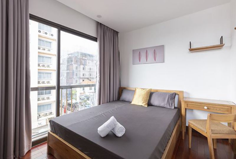 Cozy studio serviced apartment for rent near Le Van Tam park District 1