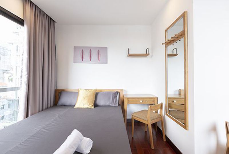 Cozy studio serviced apartment for rent near Le Van Tam park District 1
