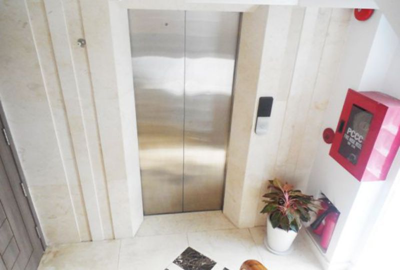 Bright serviced apartment for rent on Nam Ki Khoi Nghia street District 3