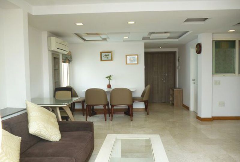 Bright serviced apartment for rent on Nam Ki Khoi Nghia street District 3