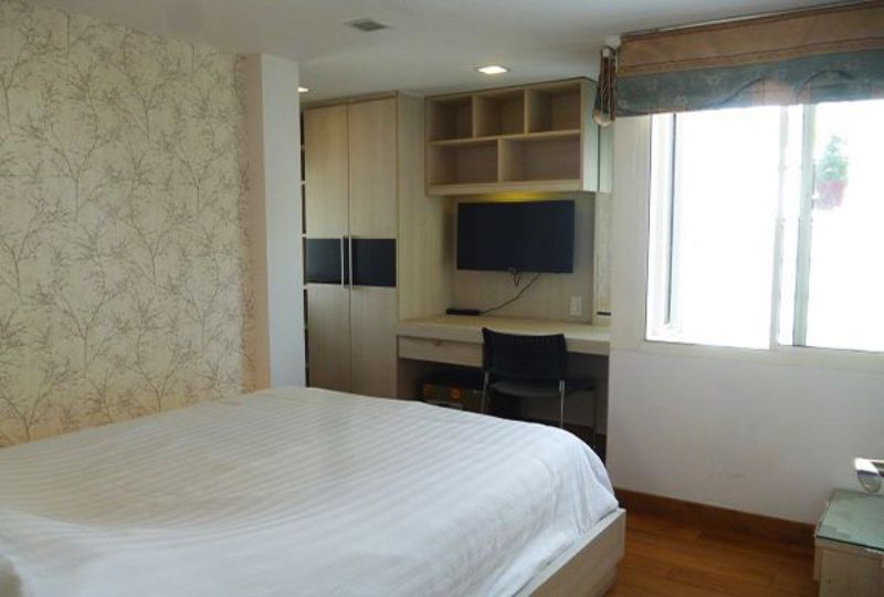 Bright serviced apartment for rent on Nam Ki Khoi Nghia street District 3