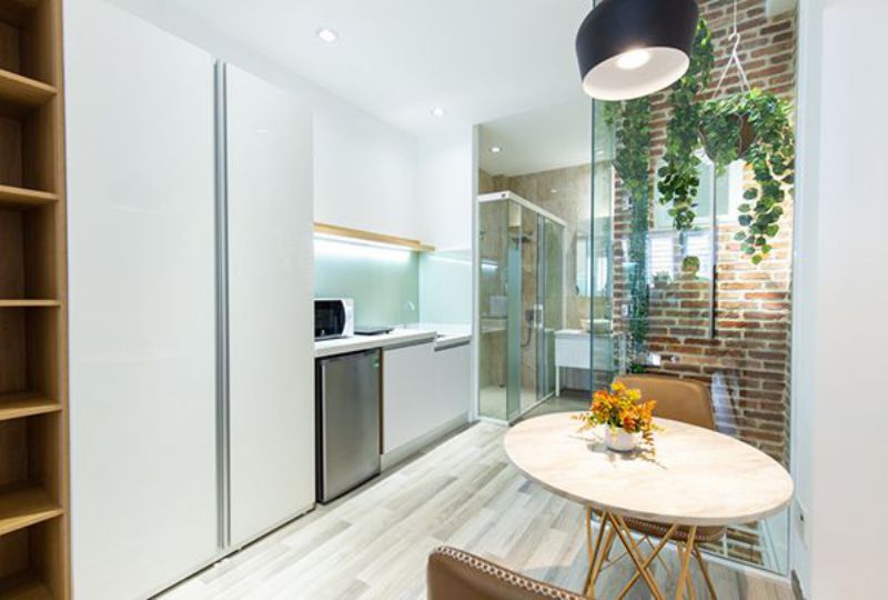 Nice serviced apartment for lease in Saigon city center Ho Hao Hon street