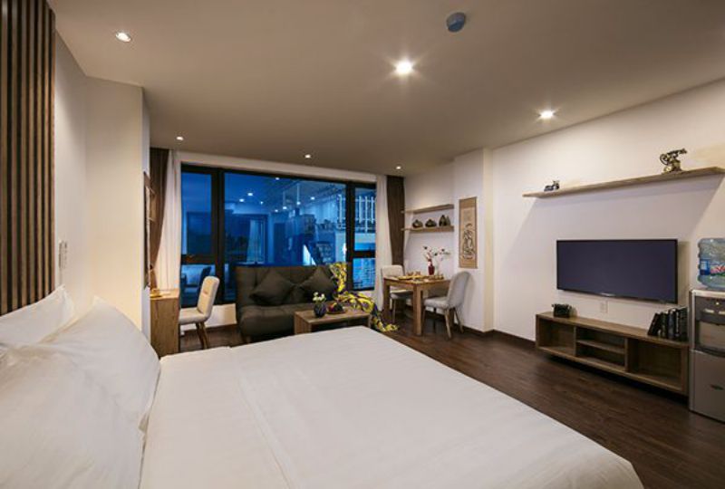 Bright serviced apartment on Pham Viet Chanh street Binh Thanh for lease