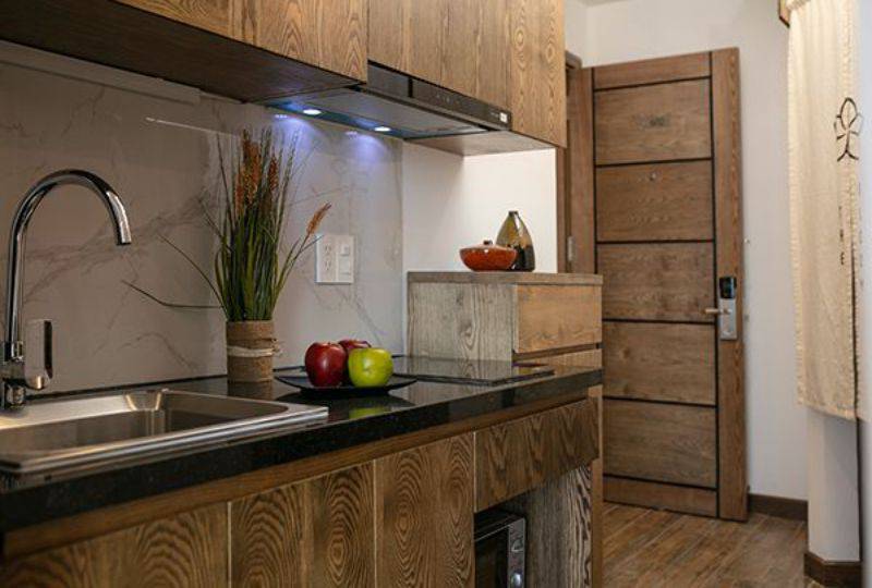 Bright serviced apartment on Pham Viet Chanh street Binh Thanh for lease