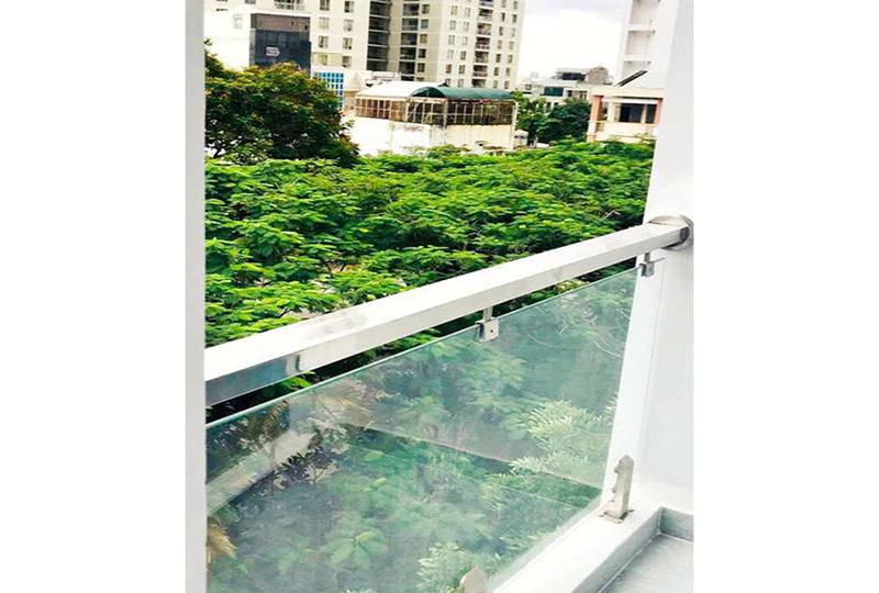 Bright serviced apartment in Binh Thanh district for rent with fully serviced
