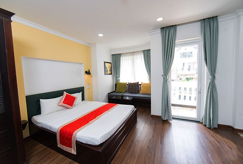 Bright serviced apartment rental in Nguyen Van Troi Street Phu Nhuan dist