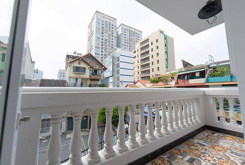 Bright serviced apartment rental in Nguyen Van Troi Street Phu Nhuan dist
