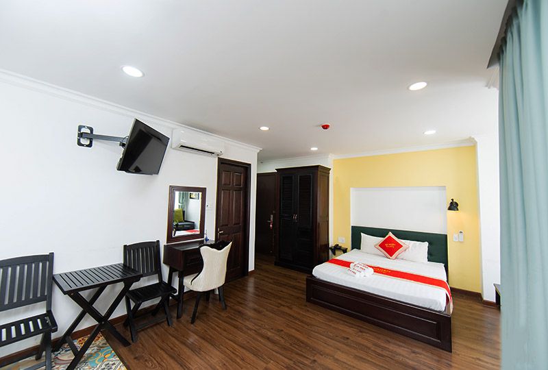 Bright serviced apartment rental in Nguyen Van Troi Street Phu Nhuan dist