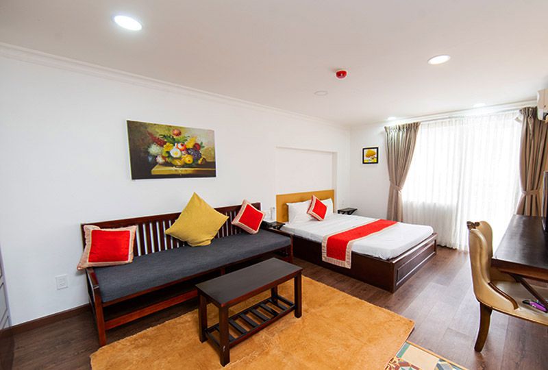 Nice serviced apartment rental in Phu Nhuan district close to the airport