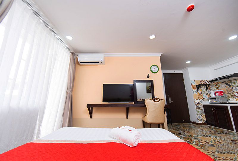 Nice serviced apartment rental in Phu Nhuan district close to the airport