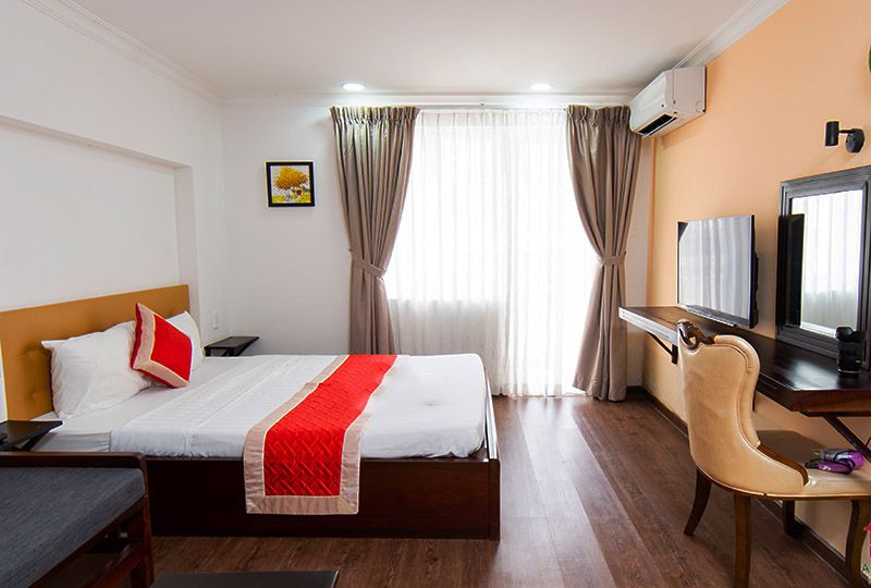 Nice serviced apartment rental in Phu Nhuan district close to the airport
