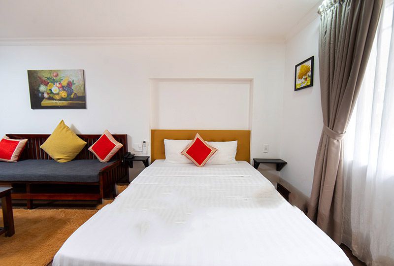 Nice serviced apartment rental in Phu Nhuan district close to the airport