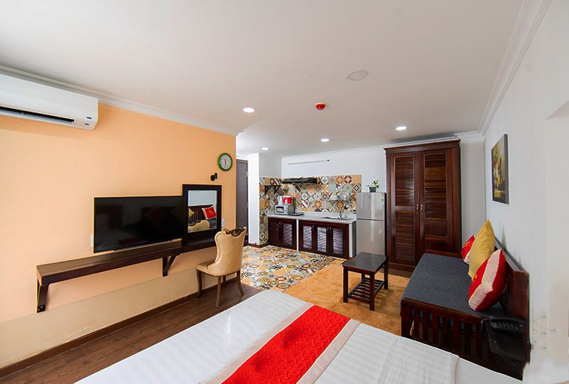 Nice serviced apartment rental in Phu Nhuan district close to the airport