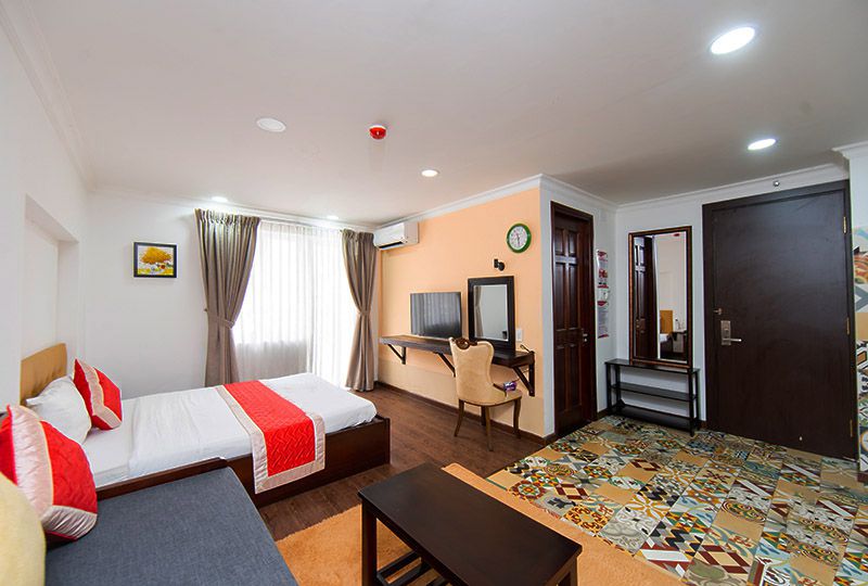 Nice serviced apartment rental in Phu Nhuan district close to the airport
