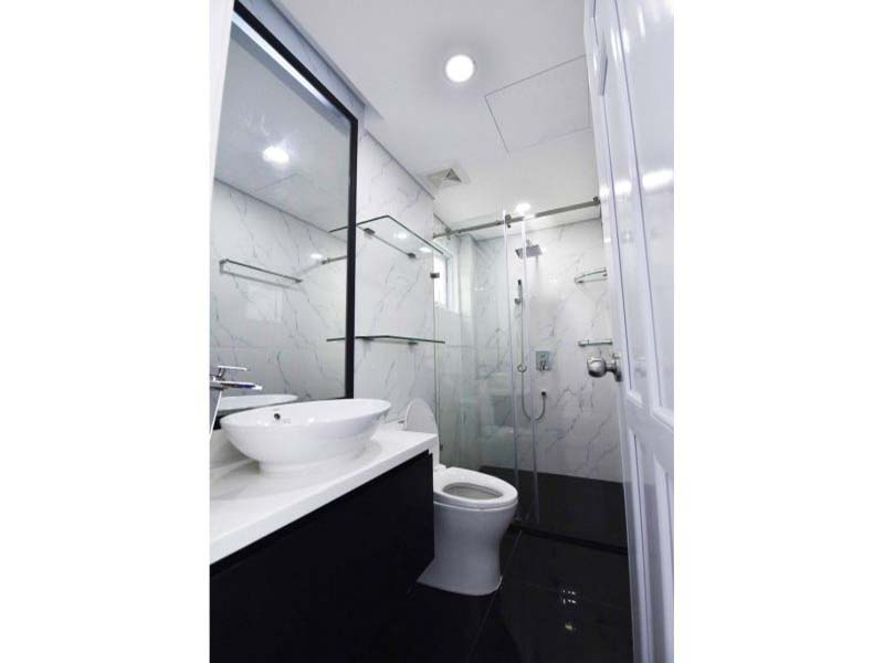 Serviced apartment for rent in District 3 next to railway station