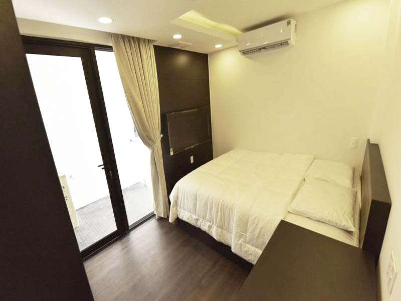 Serviced apartment for rent in District 3 next to railway station