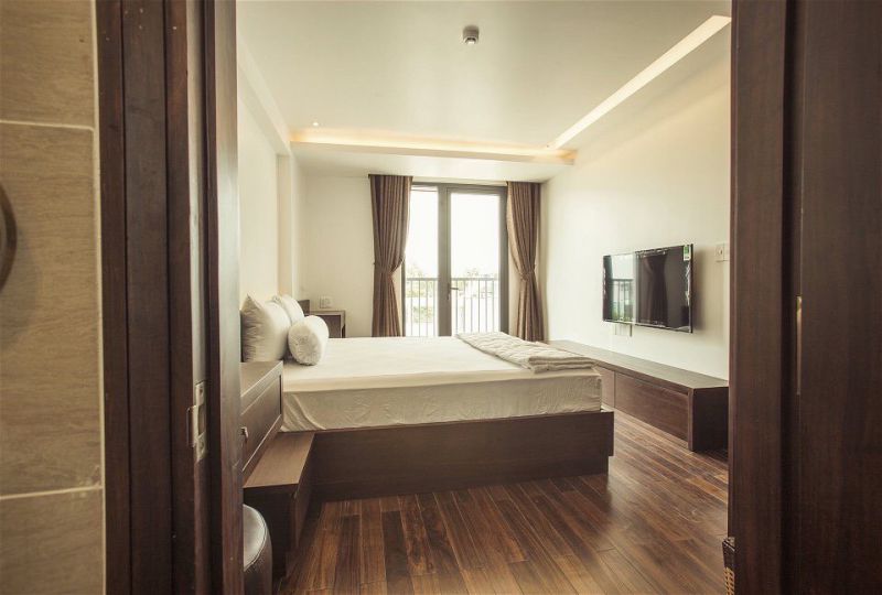 Saigon canal view serviced apartment for rent in District 3