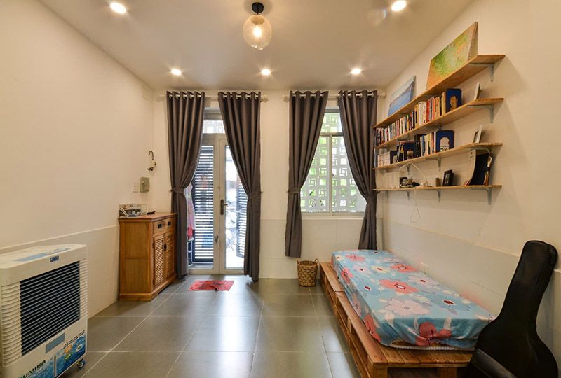 Nice house for rent in District 10 Saigon next to Le Thi Rieng Park